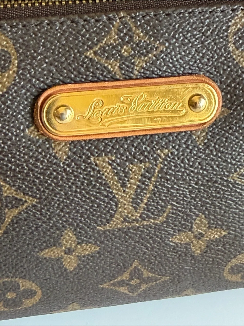 Authentic Louis Vuitton Eva Crossbody Monogram Canvas & Leather Clutch Purse Bag